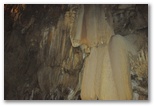 Die Formationen bestehen aus Stalaktiten, Stalagmiten und Säulen. Es ist wichtig, sie nicht zu berühren, um ihr Wachstum nicht zu unterbrechen.
