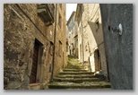 Pietracamela pendant la saison estivale. Une promenade vers les Prati di Tivo de 950 à 1450 mètres d’altitude.