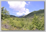 Da Scoppito, ai piedi del Monte Calvo. La cima del Monte Calvo.