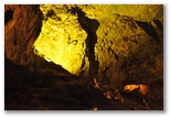 La sala del silezio: è così chiamata perché in estate rappresenta l'unica stanza delle grotte dove non c'è passaggio di acqua. Diverso in inverno, dove una parte di acqua comunque passa nelle grotte. Durante tutto il percorso, a parte questa sala, l'acqua e il suo rumore all'interno delle grotte sarà sempre presente