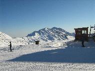 Gran Sasso d'Italia von Campo Imperatore aus gesehen. Skilifte von Campo Imperatore – L'Aquila
