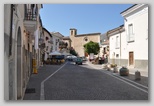 Il paesino di Anversa degli Abruzzi, all'imbocco delle Gole del Sagittario