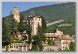Il paesino di Anversa degli Abruzzi, all'imbocco delle Gole del Sagittario