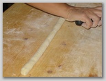Gli gnocchi fatti in casa al sugo di castrato